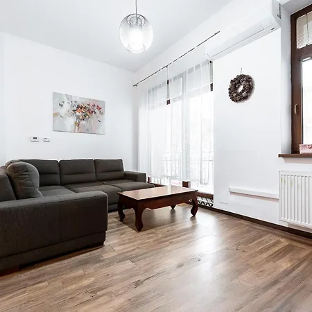 Apartament Center Premium With Private Garage Parking Koszyce