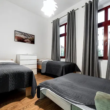 Apartament Center Premium With Private Garage Parking