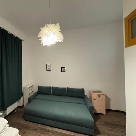 Center Premium With Private Garage Parking