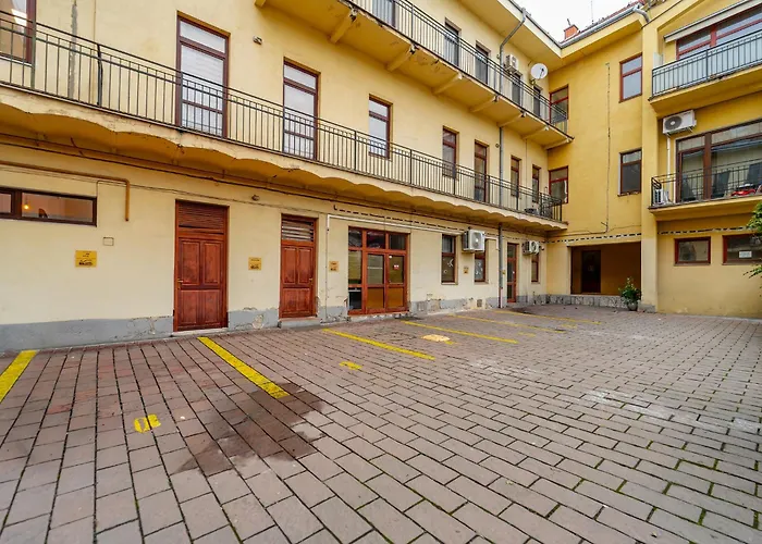 Premium Center Apartment-main Street Апартаменты *